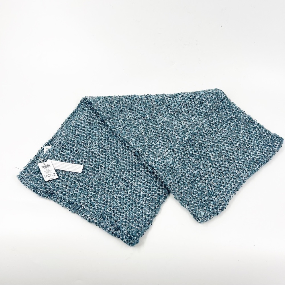 โ
NWT CHICO'S MANTAUK BLUE INFINITY SCARFโ